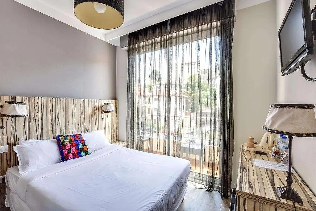 Brit Hotel Marbella Biarritz