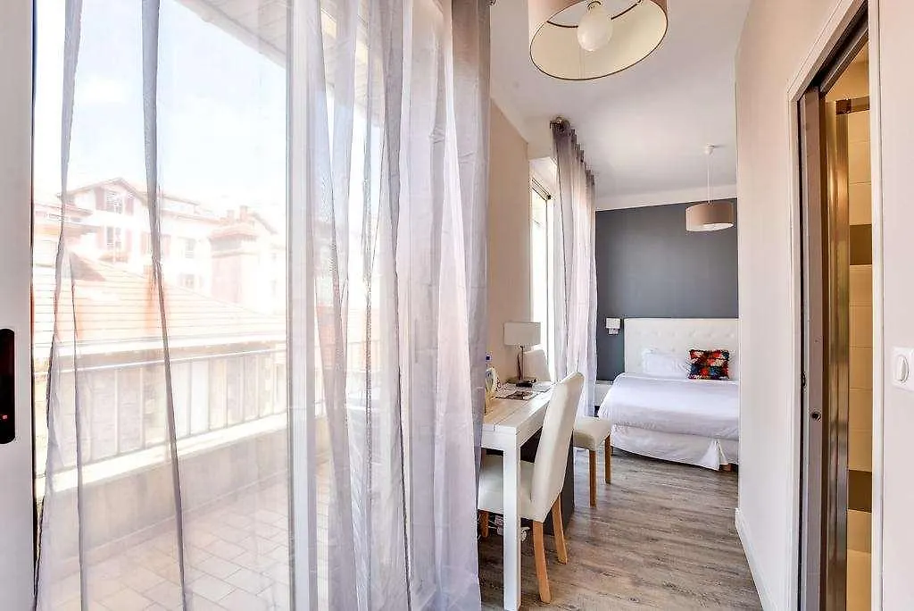 Brit Hotel Marbella Biarritz Frankrike